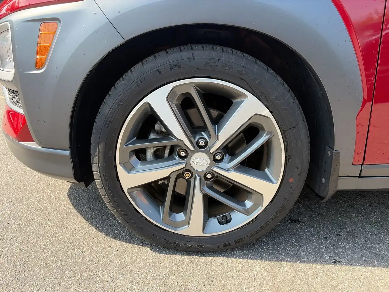 Hyundai KONA снимка Hyundai KONA