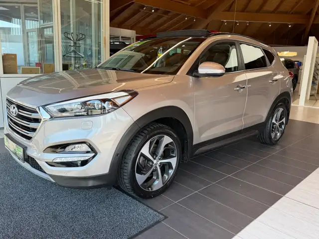 Hyundai Tucson view 2