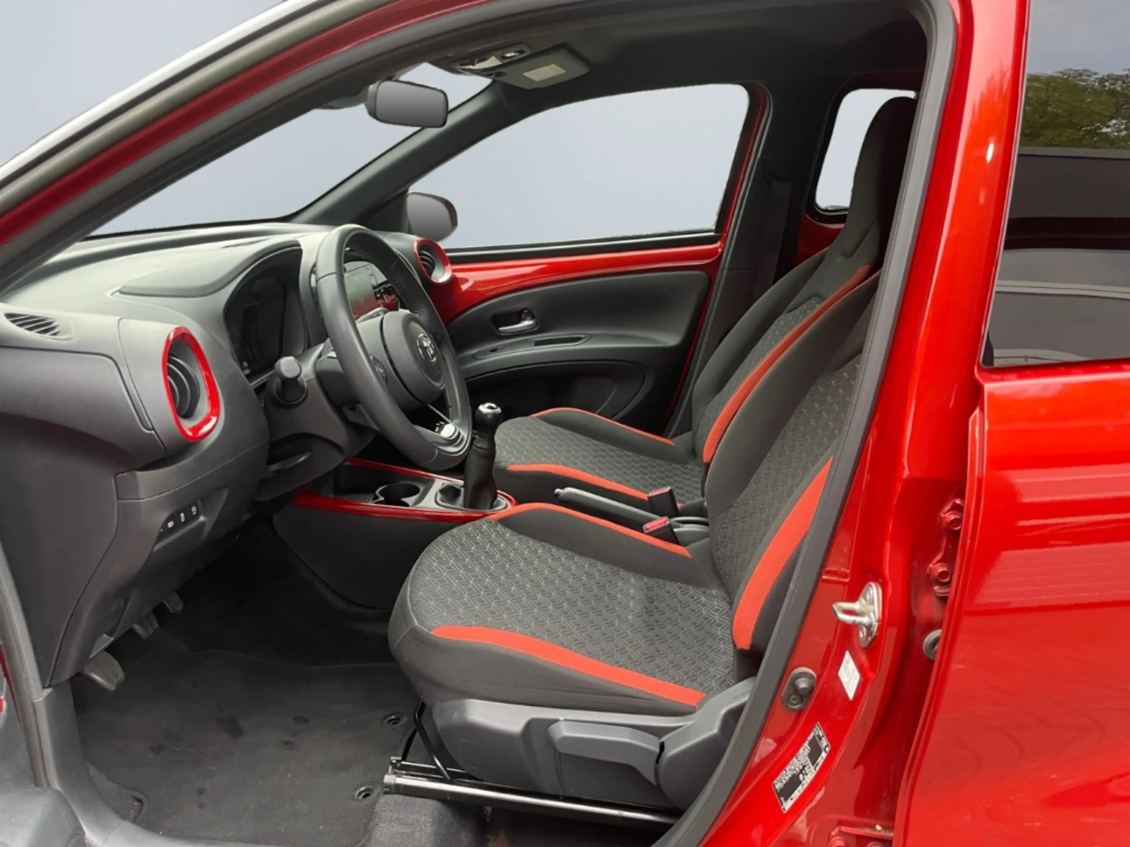 Toyota Aygo X Pulse *ACC*CarPlay*SHZ*Kamera*DAB*Bi-Tone* — photo 9