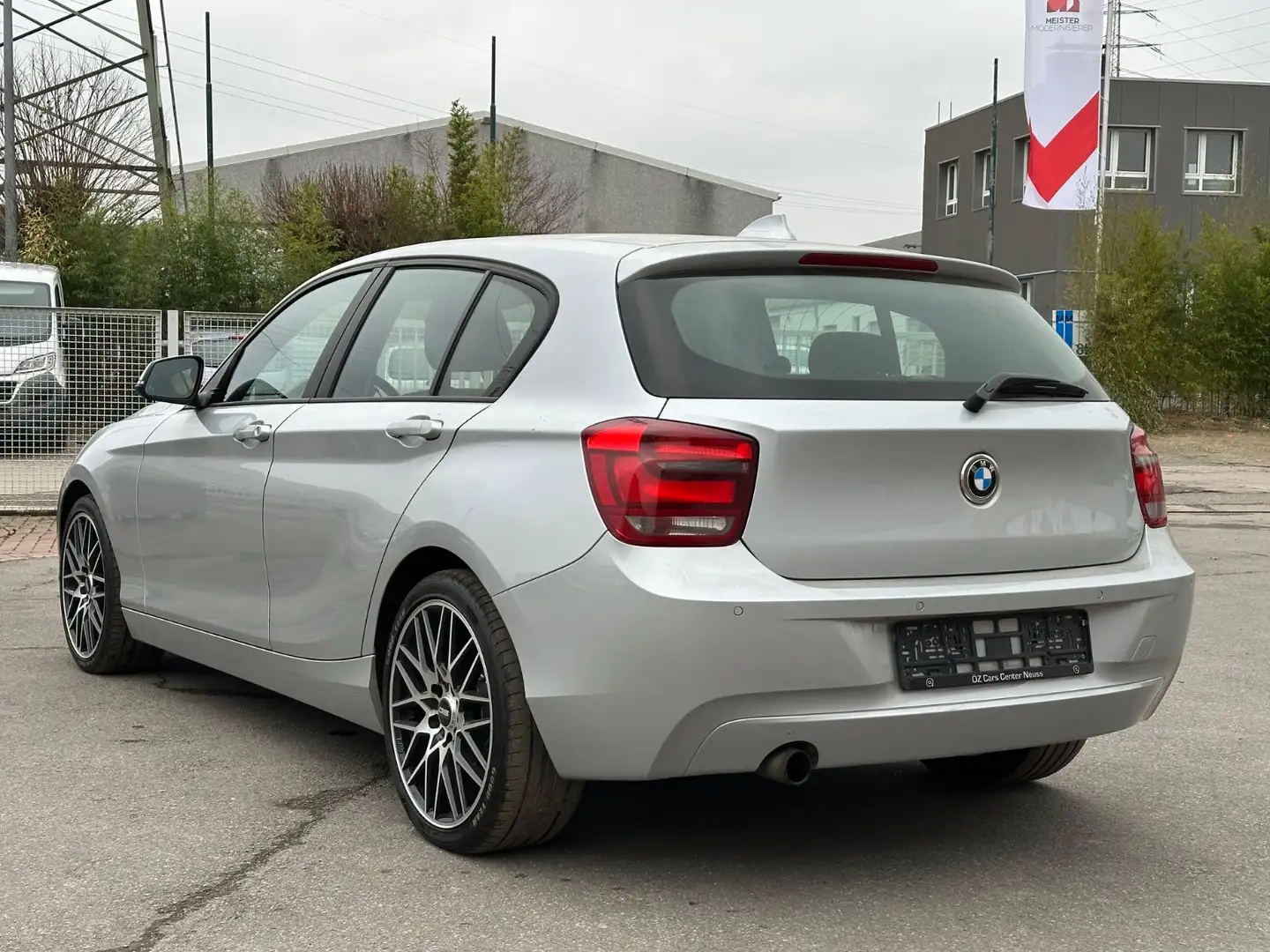 BMW 116 i Silber - 2
