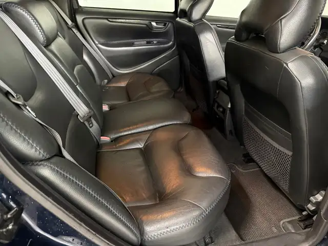 Volvo XC70 view 14