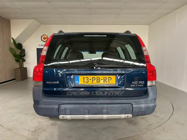 Volvo XC70 view 11