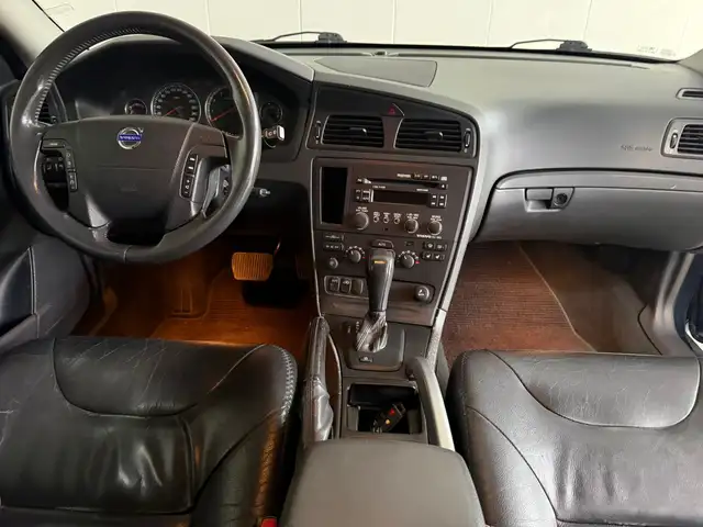 Volvo XC70 view 15