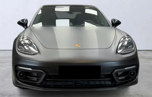 Porsche Panamera view 9