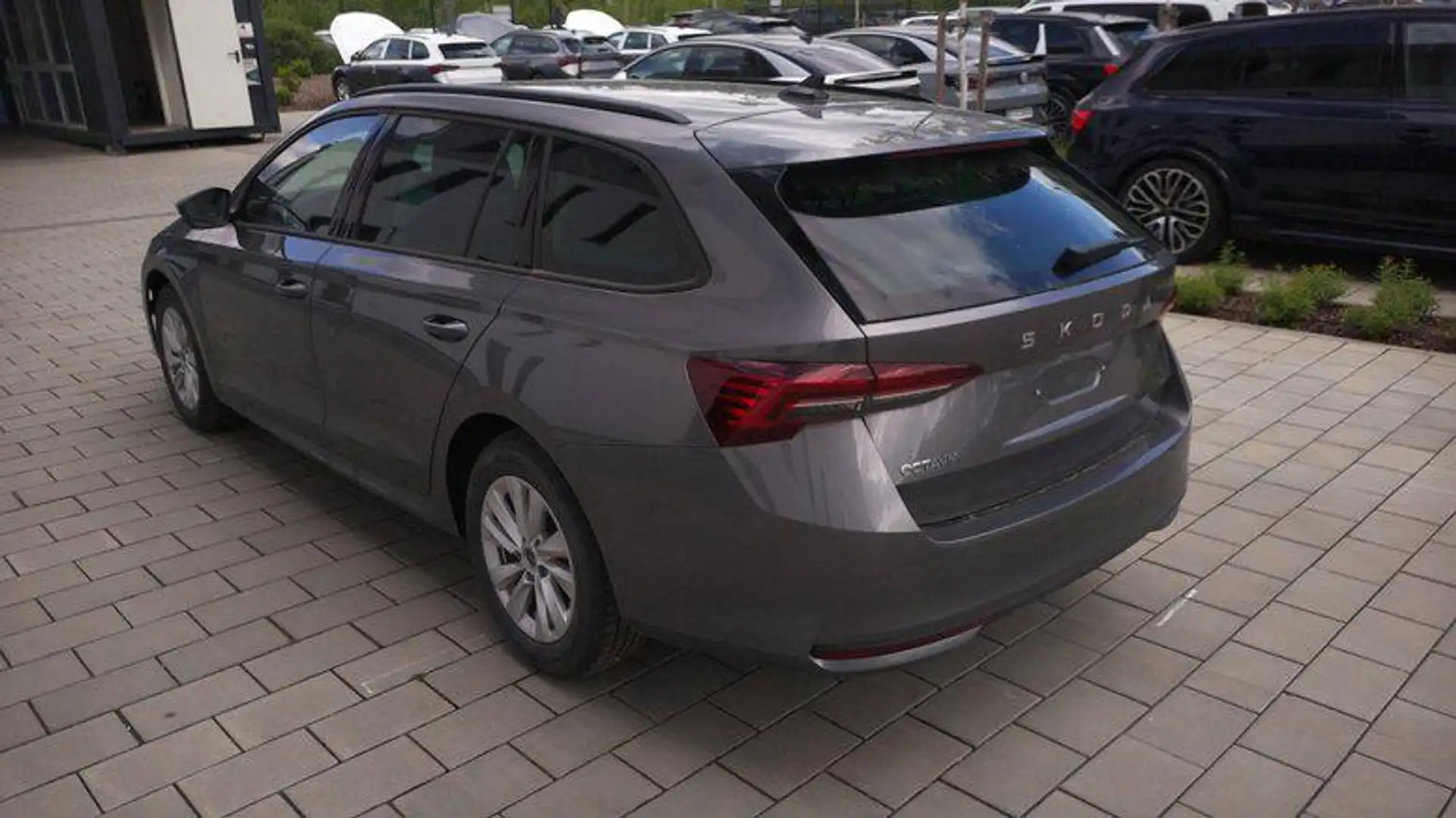 Skoda Octavia Combi Business 1.5 TSI mHEV 7-Gang-DSG 110 kW (... Grau - 2