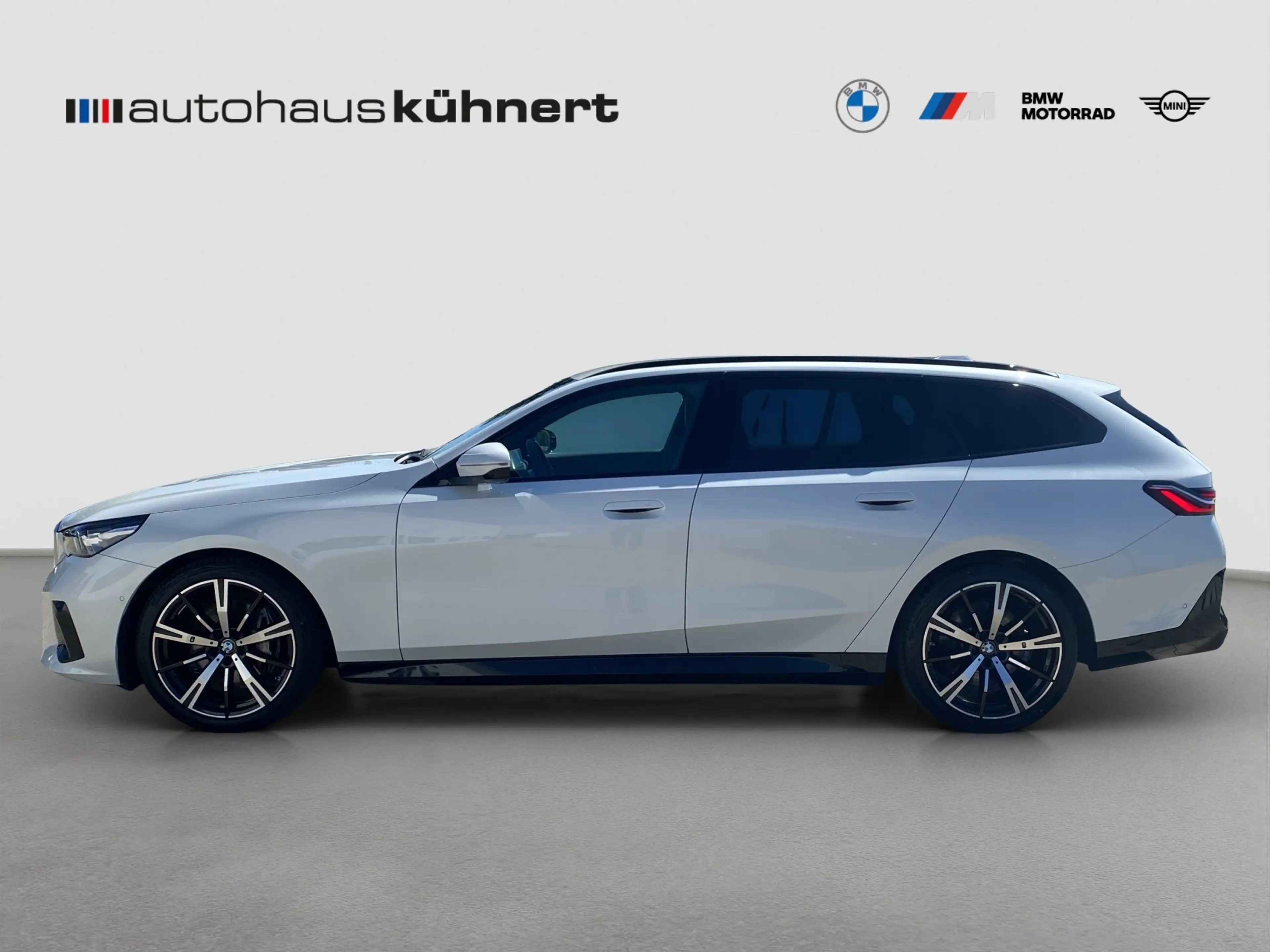 BMW 540 d xDrive Touring ///M-Sport ACC B&W SpurAss — photo 4