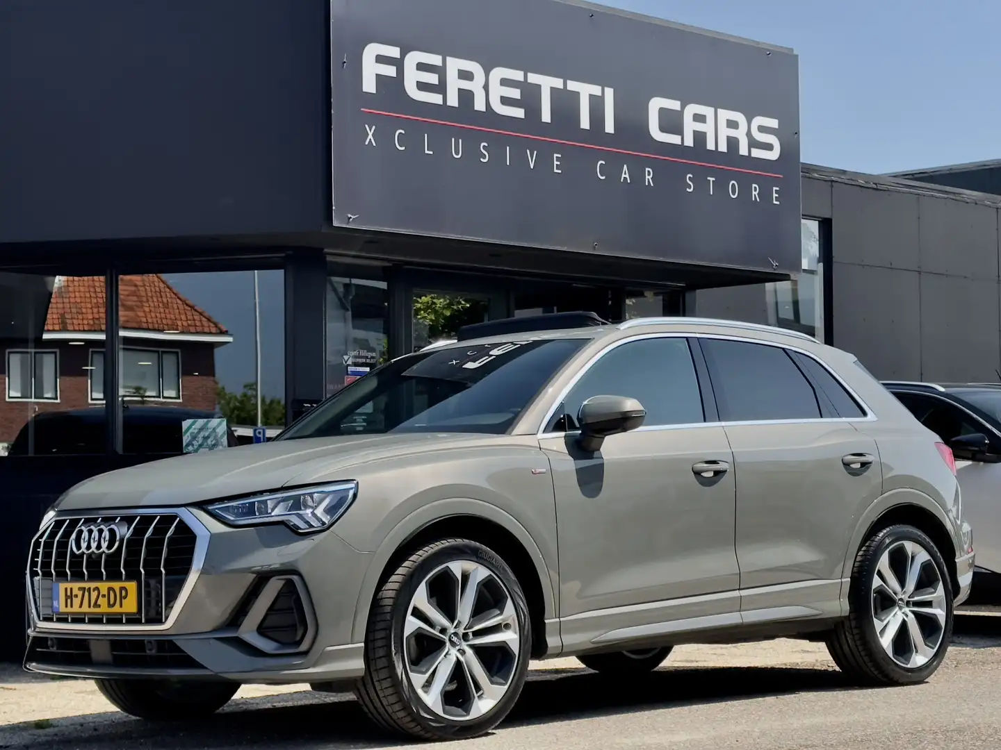 Audi Q3 35 TFSI AUT7 3X S-LINE PANODAK LEDER NAVI CAMERA D Grijs - 1