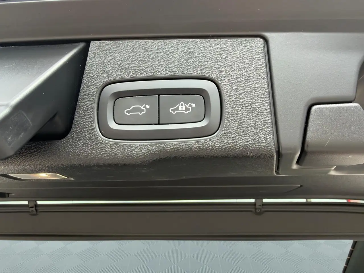 Volvo XC60 снимка Volvo XC60