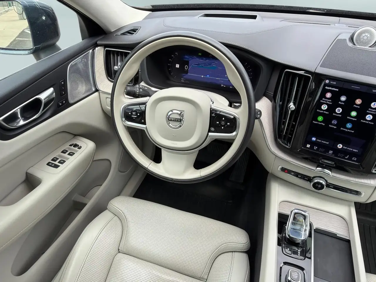 Volvo XC60 снимка Volvo XC60