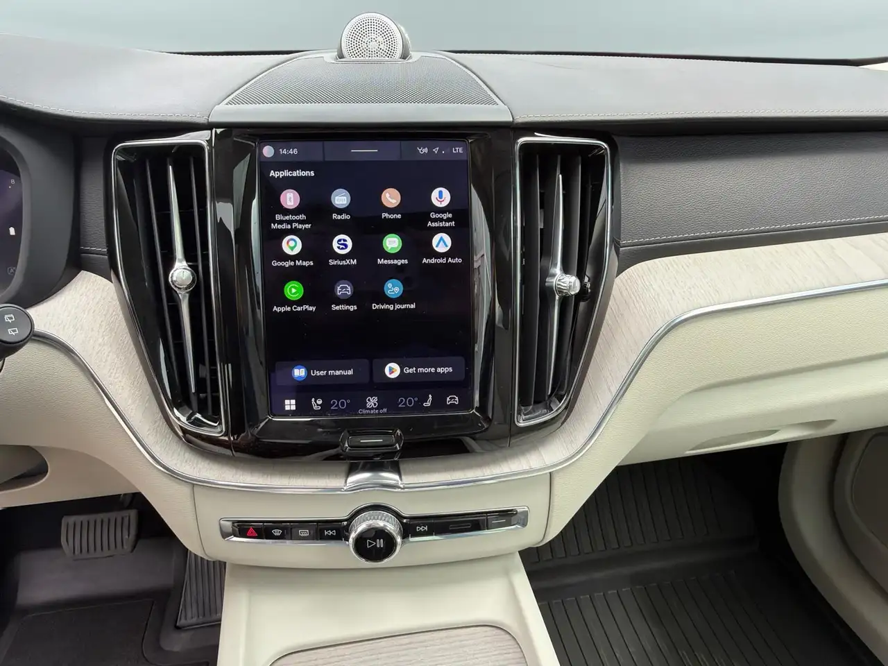 Volvo XC60 снимка Volvo XC60