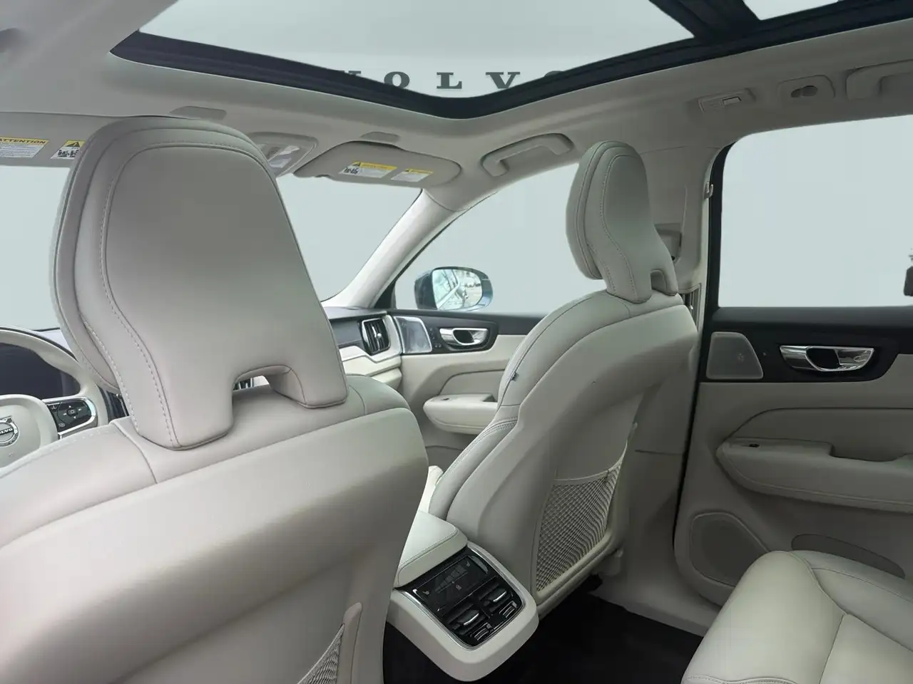 Volvo XC60 снимка Volvo XC60