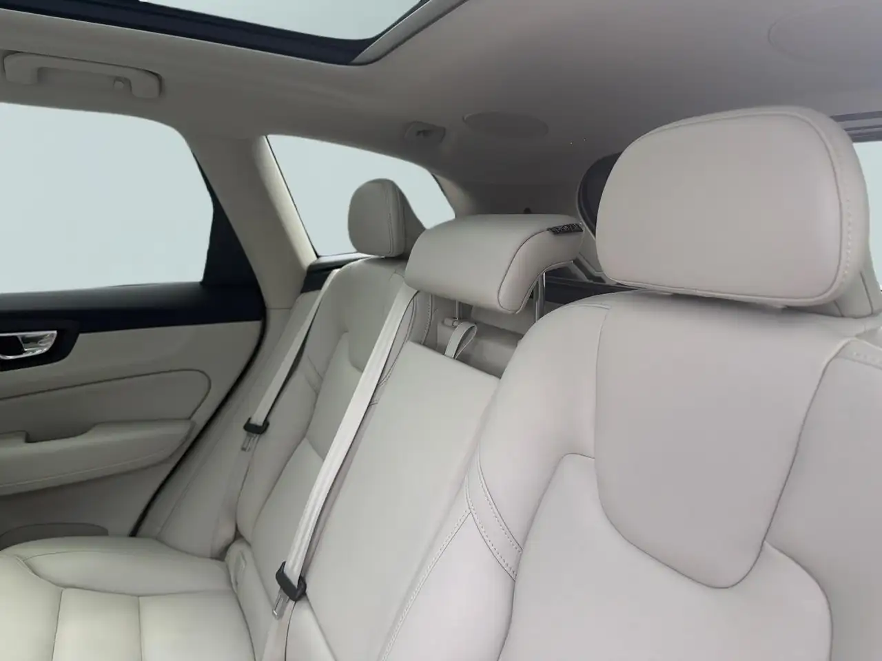 Volvo XC60 снимка Volvo XC60