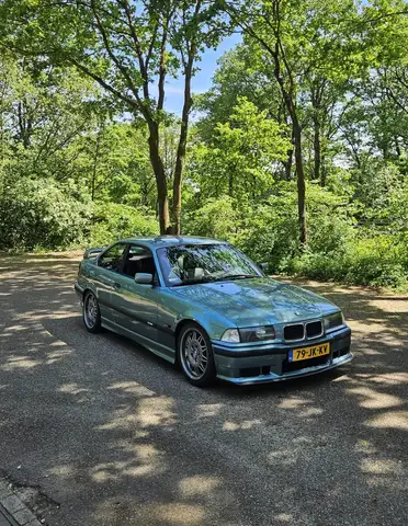 BMW 323 323i E36