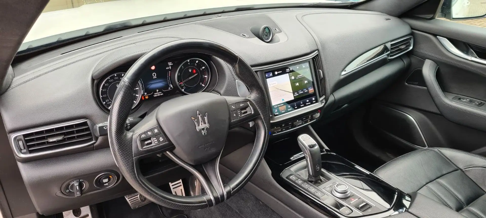 Maserati Levante Modena S/12M Garantie/AHK/1.Hd. Weiß - 2