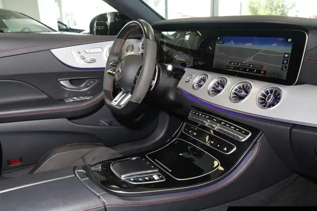 Mercedes-Benz E-Class view 8