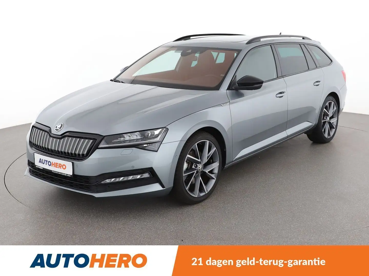 Skoda Superb 1.4 Plug-in Hybrid Sportline iV Grijs - 1