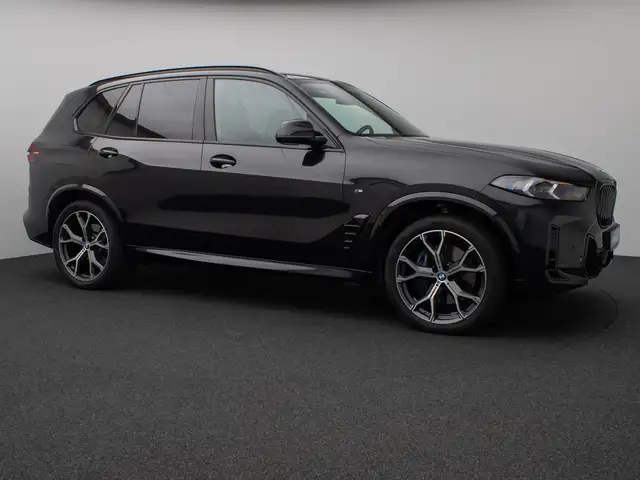 BMW X5 view 4