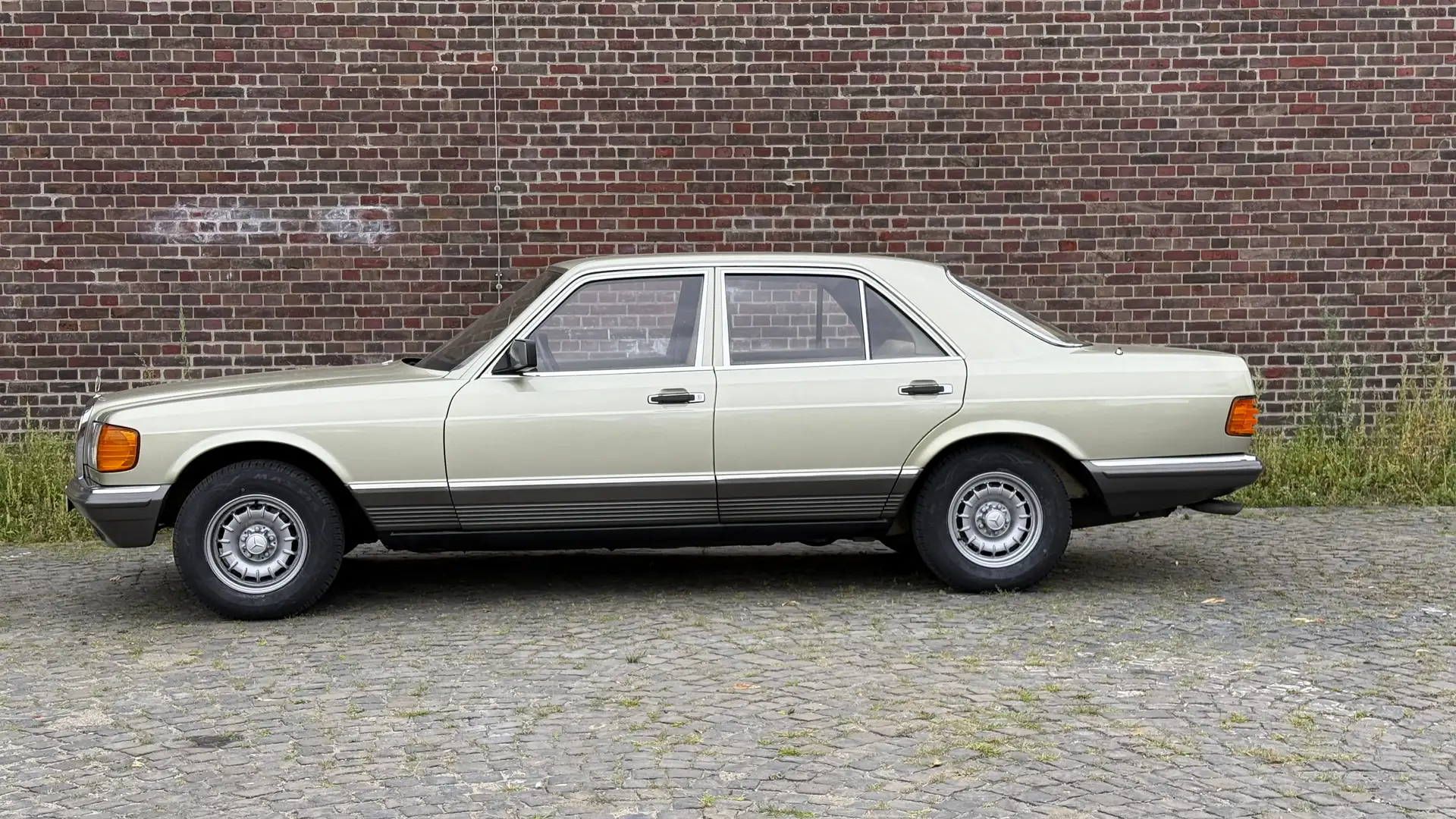 Mercedes-Benz 380 SE W126 Neuwertig Scheckheft bei MB 8-Zylinder Automatik Grün - 2