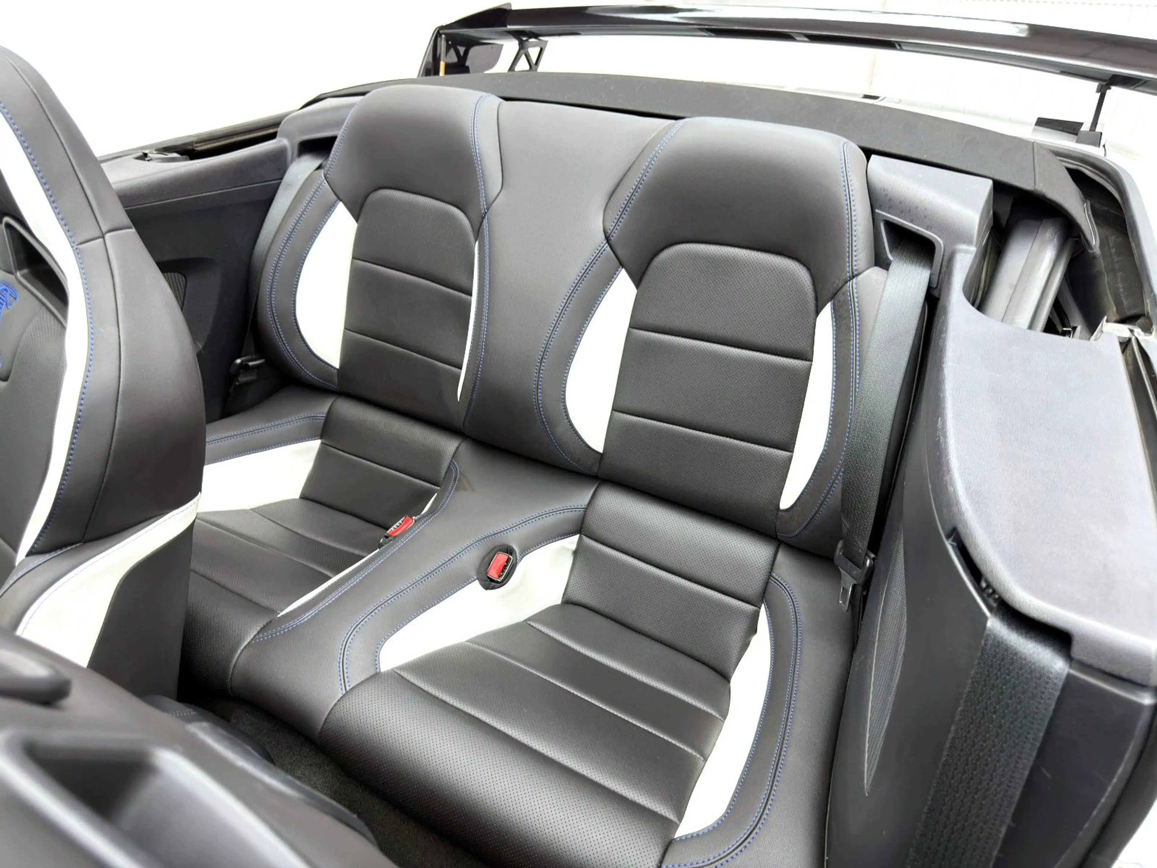 Ford Mustang Cabrio Automatik *Shelby Umbau* — photo 14