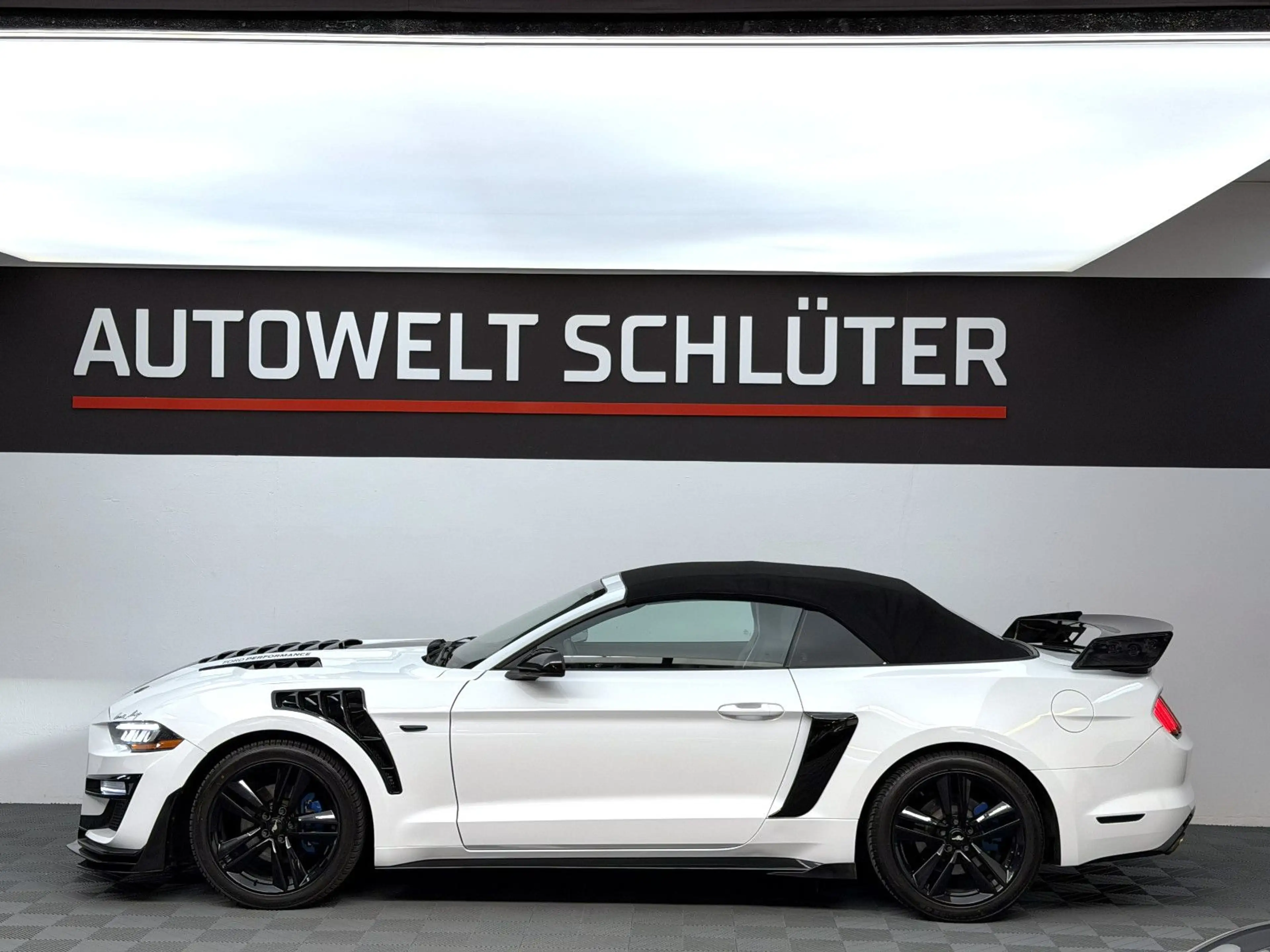 Ford Mustang Cabrio Automatik *Shelby Umbau* — photo 2