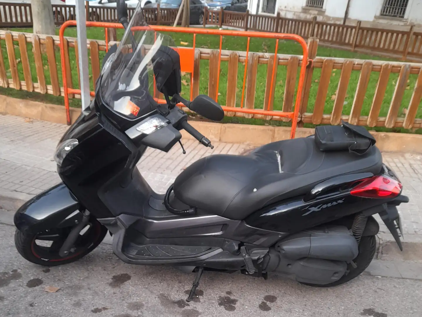 Yamaha X-Max 125 YP Black - 1
