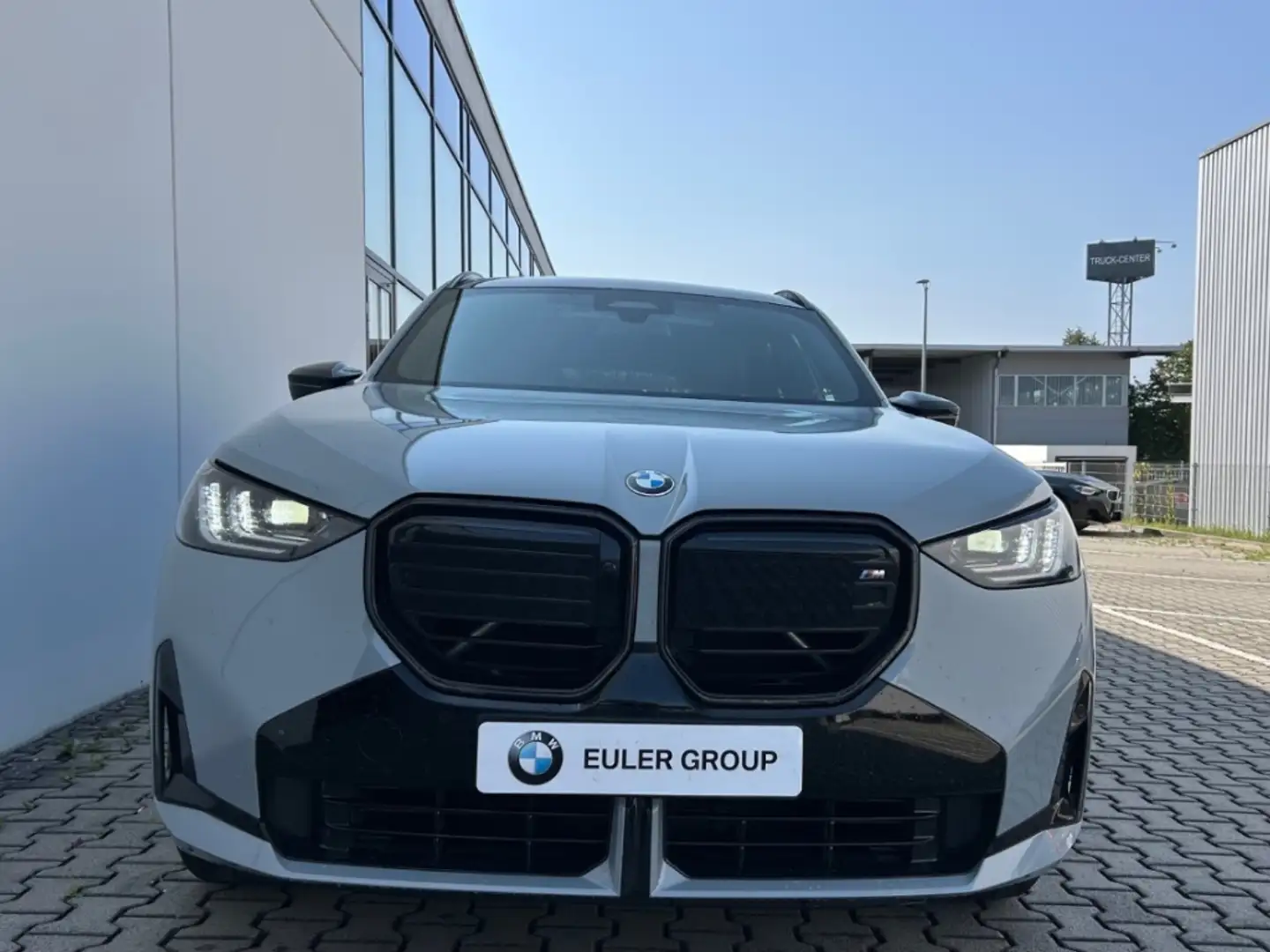 BMW X3 xDrive M Sport PRO Iconic AHK Pano H/K StandHzg Si Grau - 2