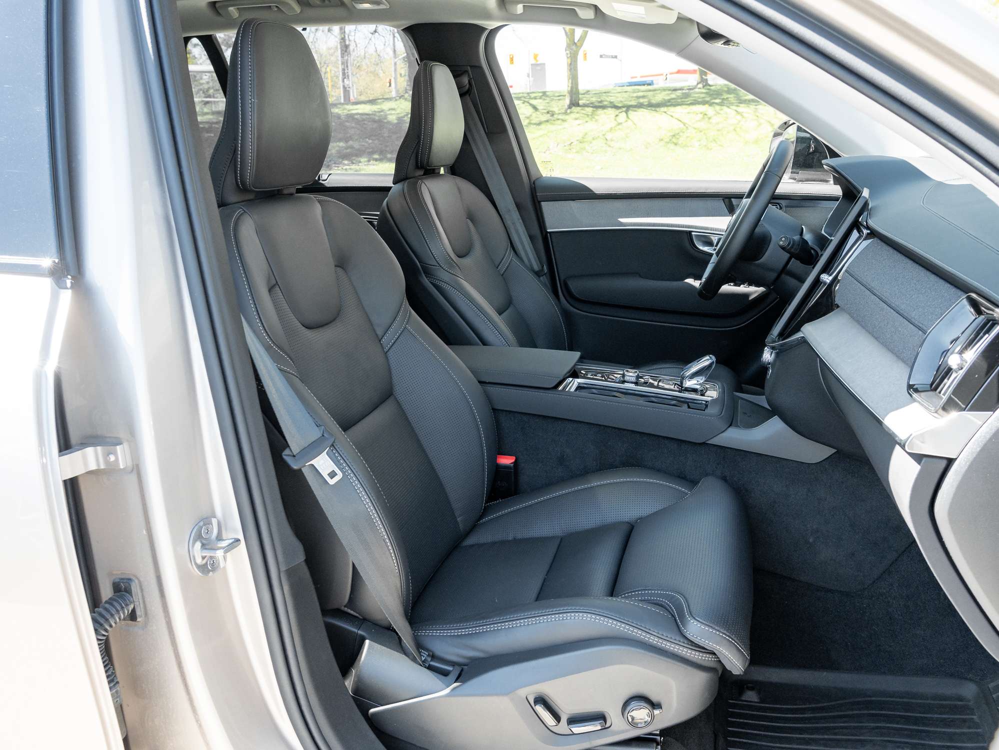 2026 Volvo XC90 B6 AWD Ultra 7-Seater LIKE NEW |CPO RATE fr 2.99%* thumb 23