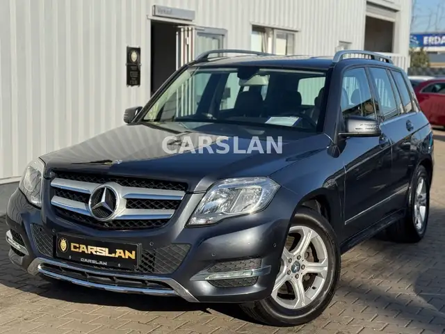 Mercedes-Benz GLK view 3