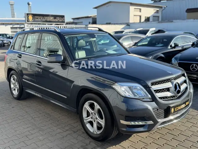 Mercedes-Benz GLK view 12
