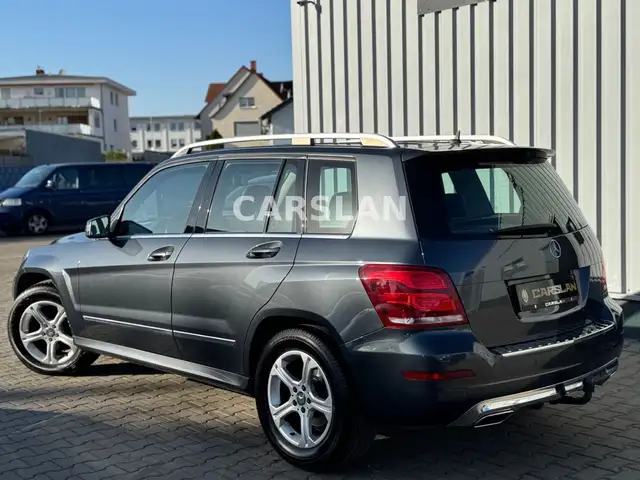 Mercedes-Benz GLK view 4