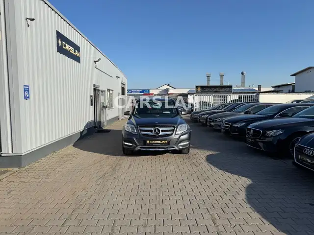Mercedes-Benz GLK view 11