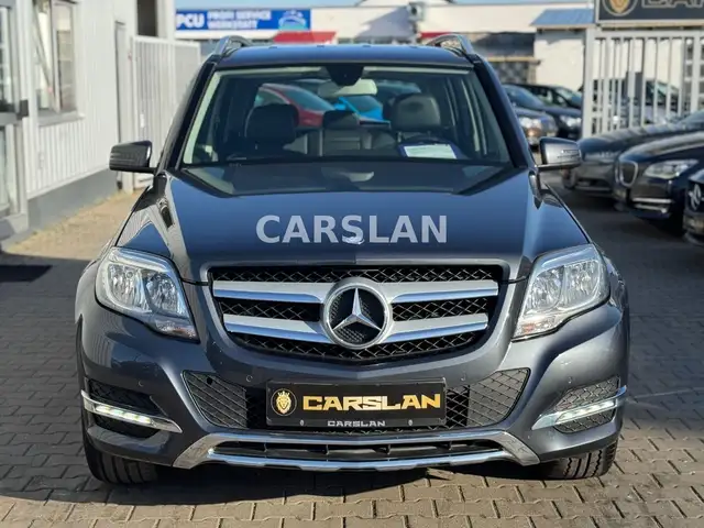 Mercedes-Benz GLK view 2
