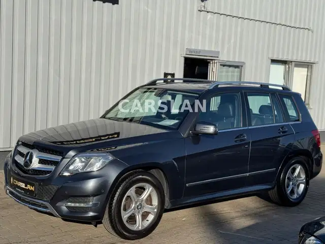 Mercedes-Benz GLK view 10