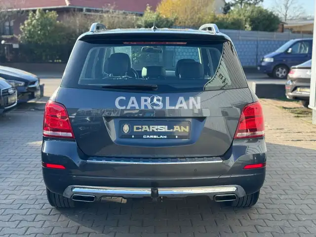 Mercedes-Benz GLK view 5
