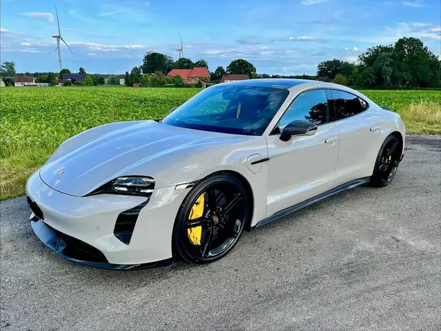 Porsche Taycan