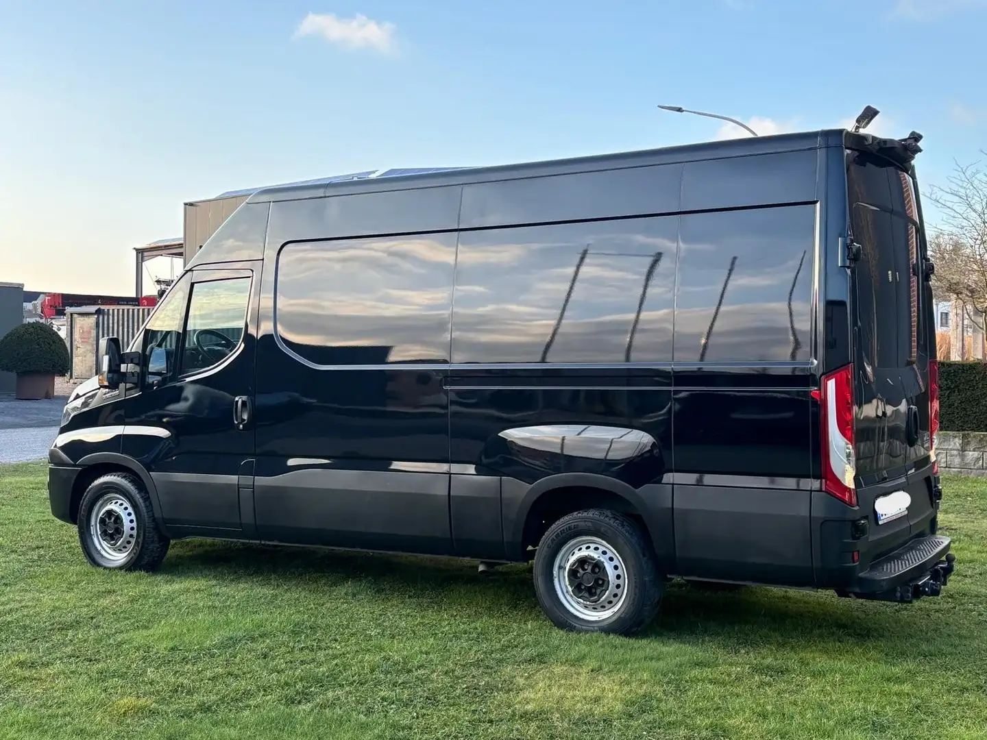 Iveco Daily 35 S 16SA8 V Negro - 2