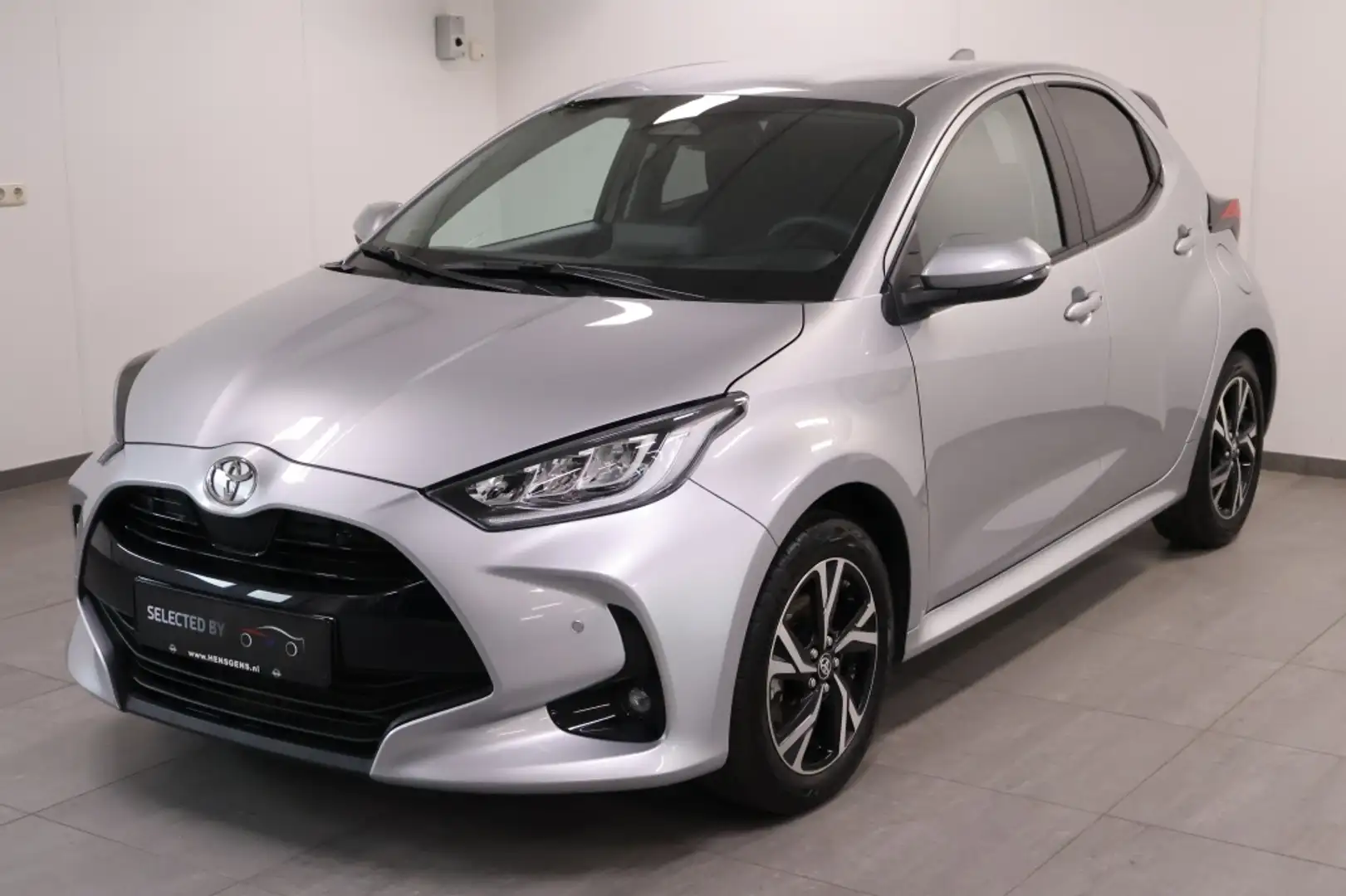 Toyota Yaris 1.5 Hybride 115 First Edition | PDC V+A Argent - 1