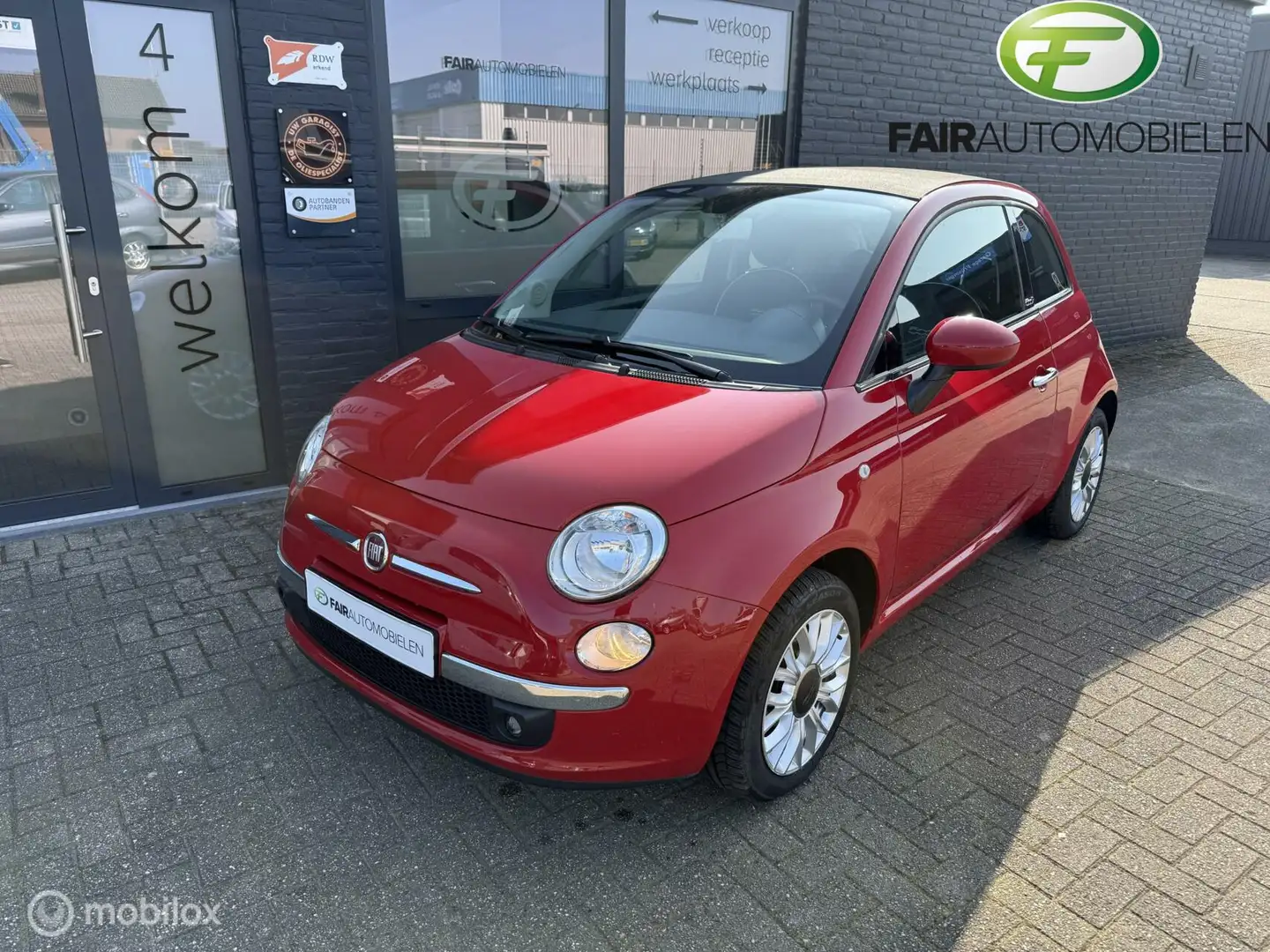 Fiat 500C 1.2 Lounge Rood - 1