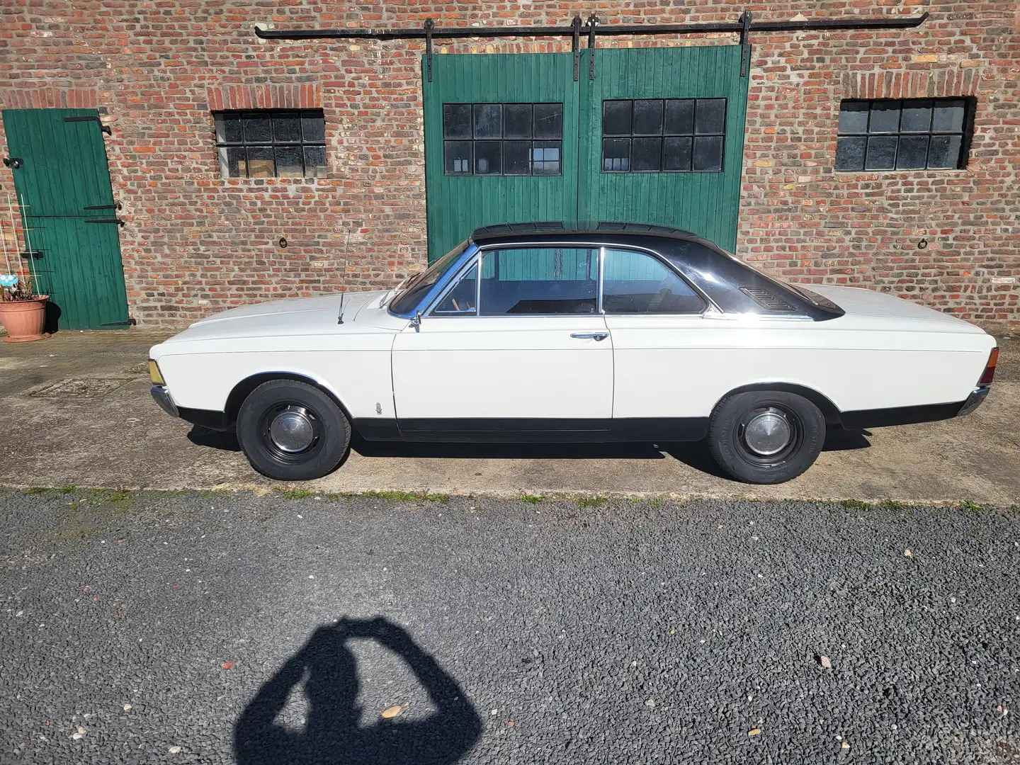 Ford Taunus P7 17m RS 2000 V6 Hardtop Coupé Recaro Blanco - 2