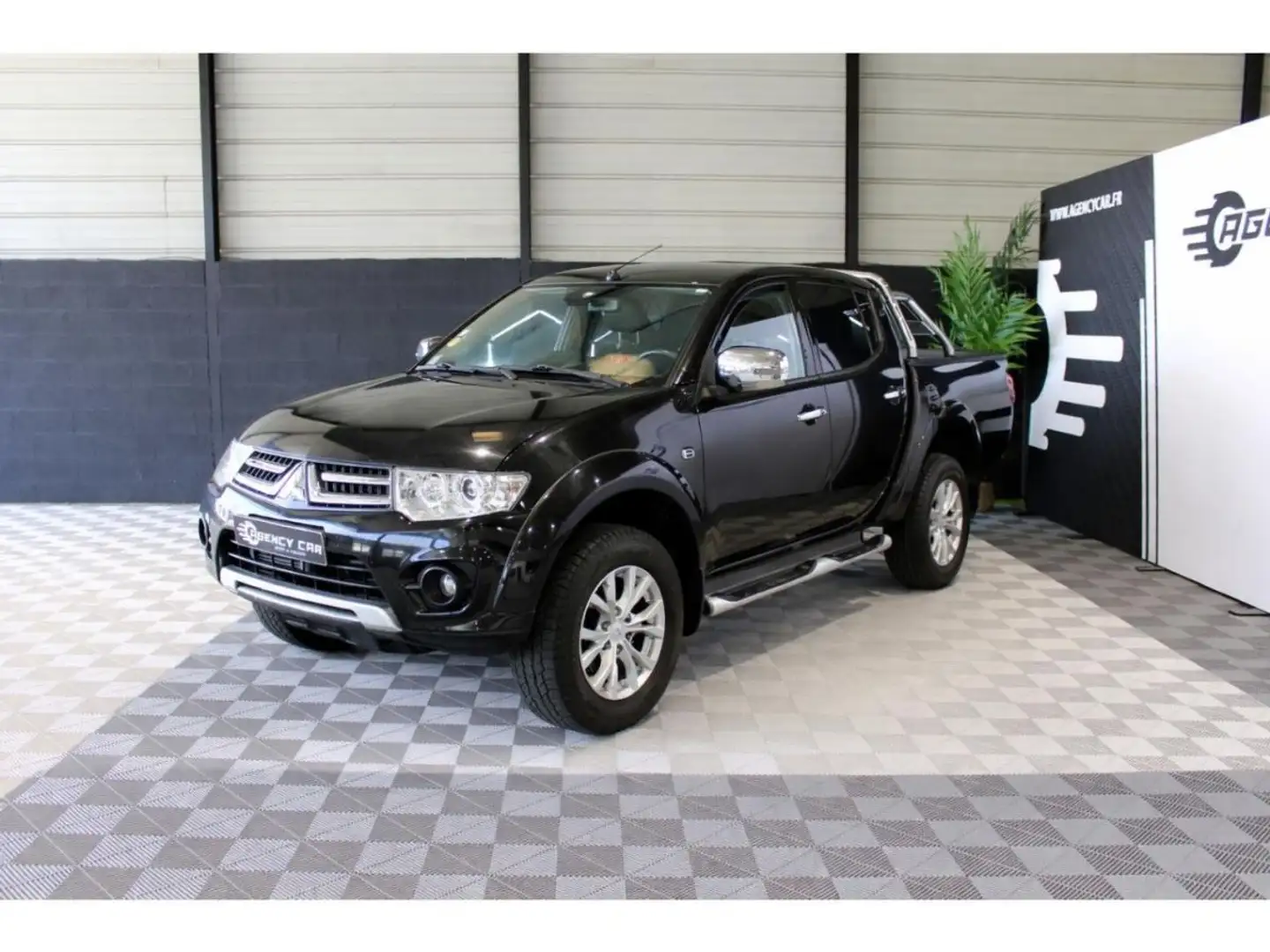 Mitsubishi L200 PICK UP INTES 2.5 TD - DOUBLE CABINE / Sièges Chauffant / Ouverture vitre arriere / Caméra de Negro - 2