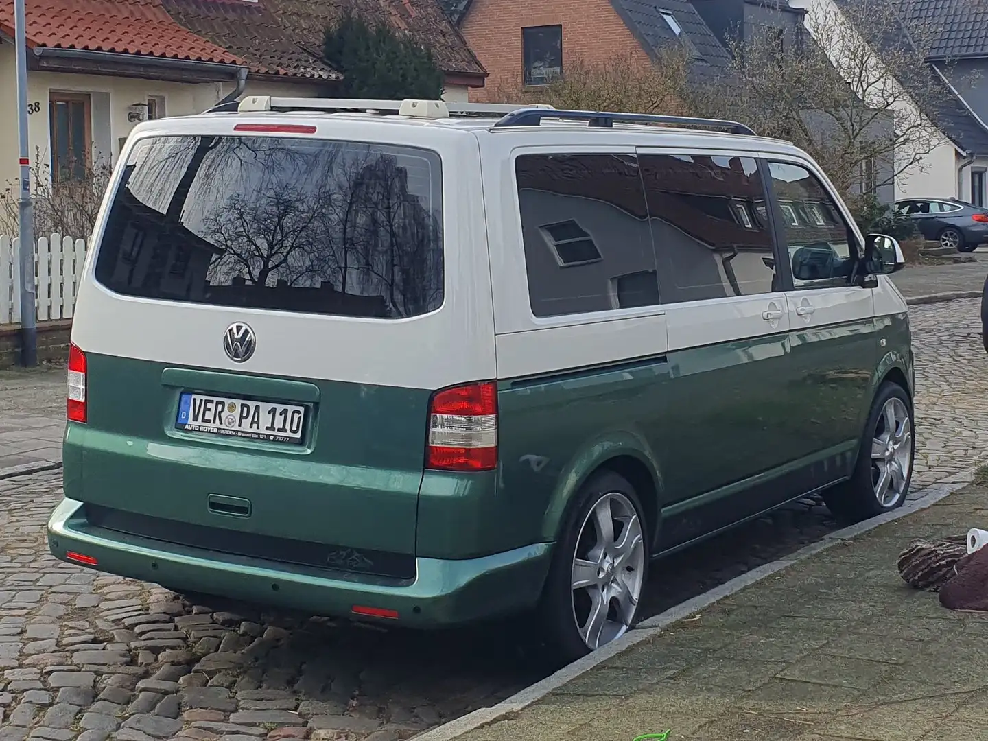 Volkswagen T5 Transporter Camper Grün - 2