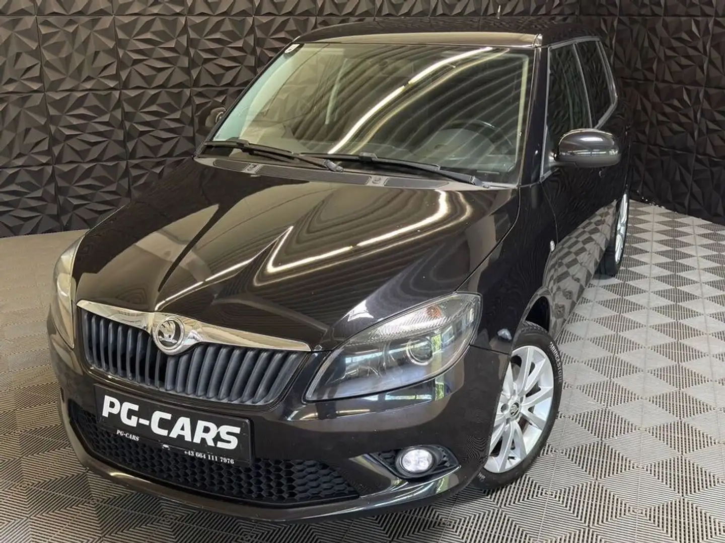 Skoda Fabia 1.2 TSI Ambition+ Noir - 2