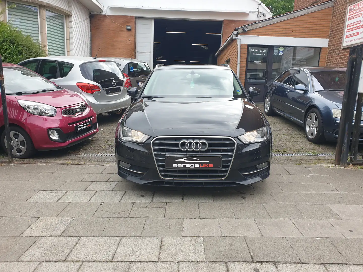 Audi A3 A3 Sportback 1.6 TDi Ambition Zwart - 1