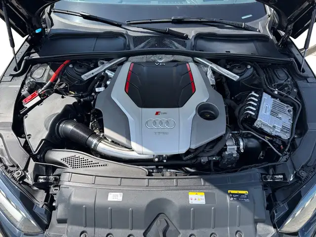 Audi RS5 view 12