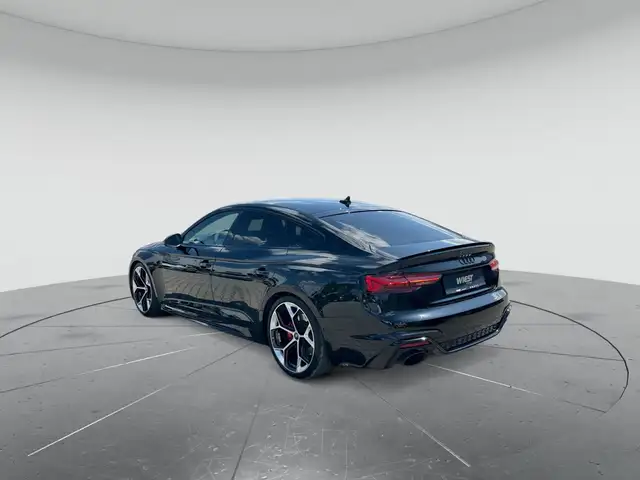 Audi RS5 view 3