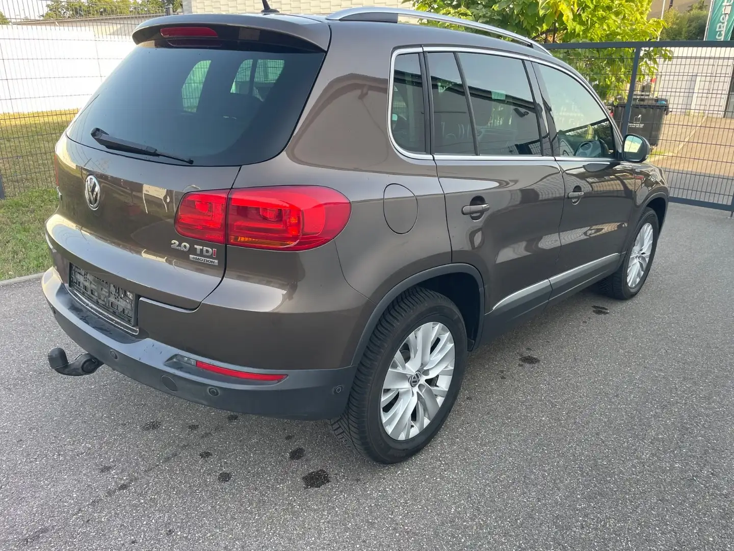 Volkswagen Tiguan Life BMT 4Motion 1HAND Brun - 2