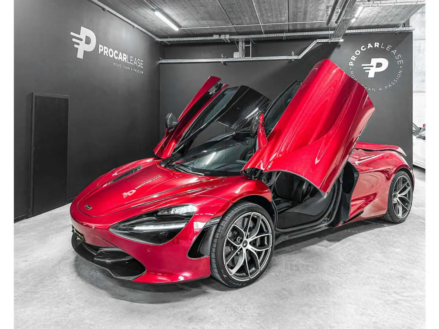 McLaren 720S COUPE PERFORMANCE Rood - 1