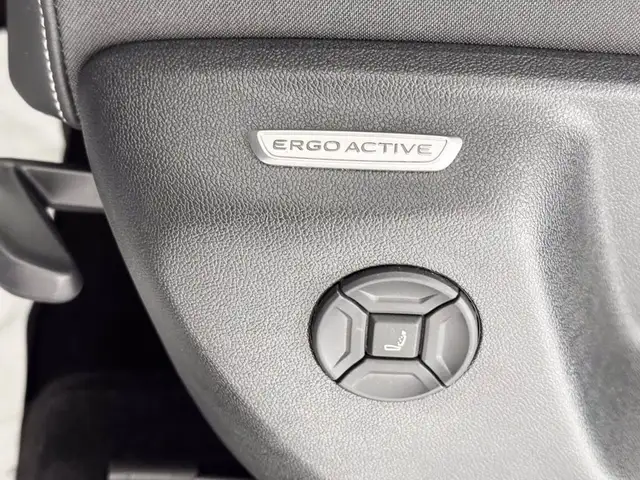 Volkswagen Tiguan view 21
