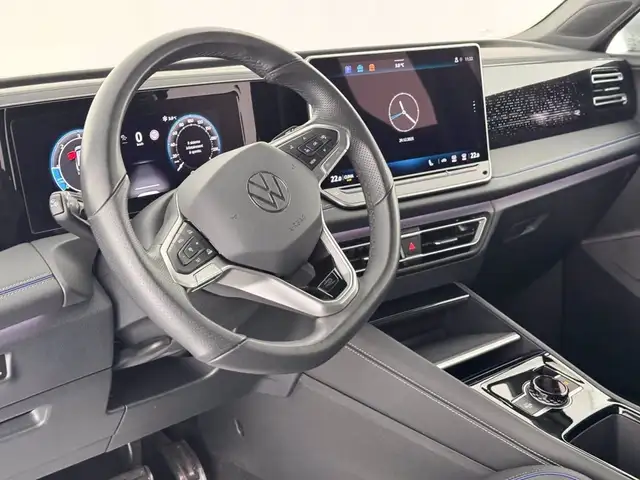 Volkswagen Tiguan view 19