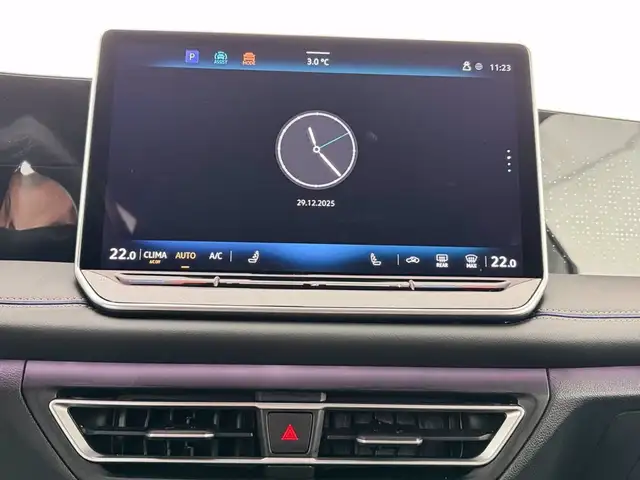 Volkswagen Tiguan view 25